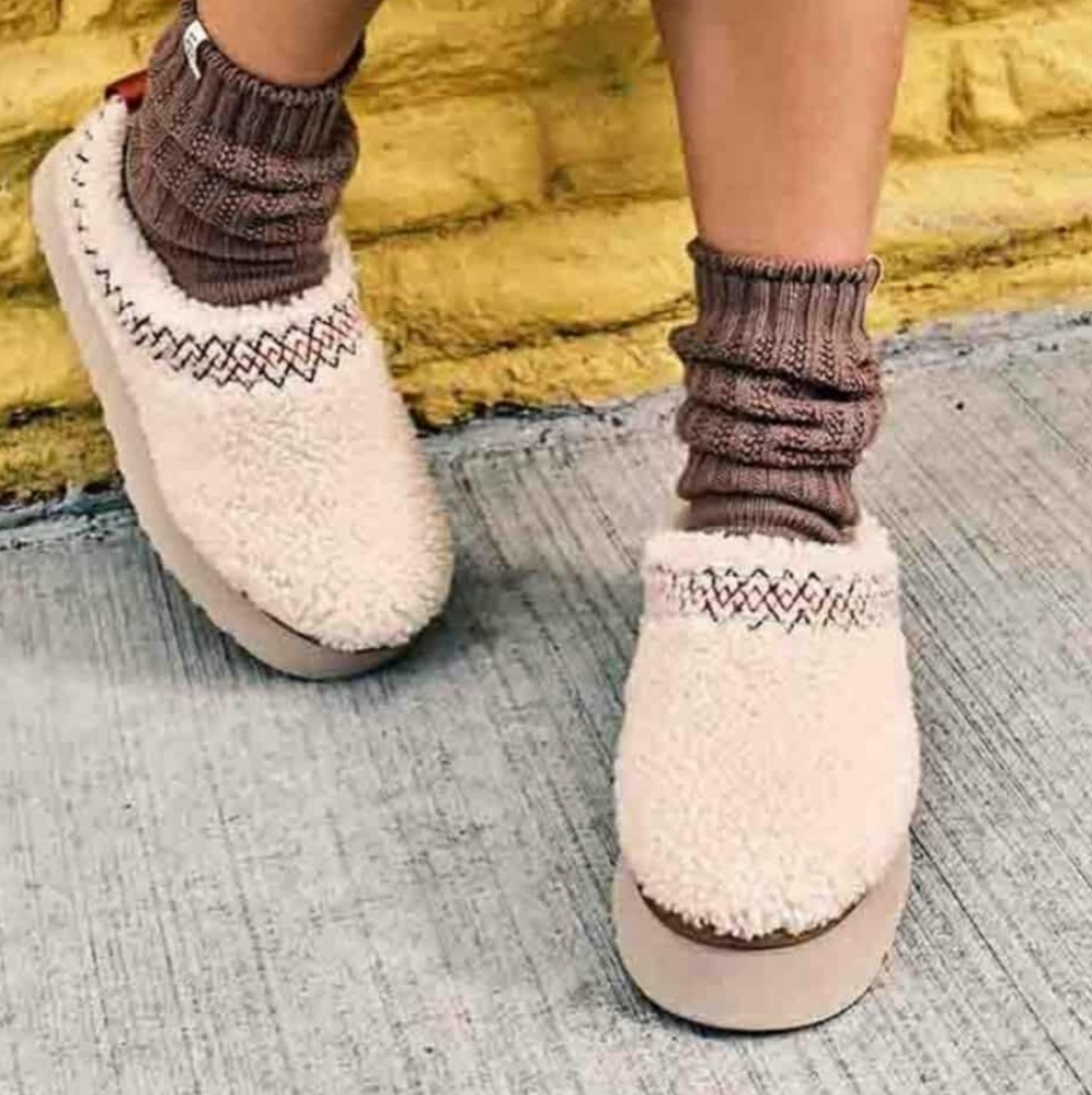 UGG tazz Braid Slippers in Natural